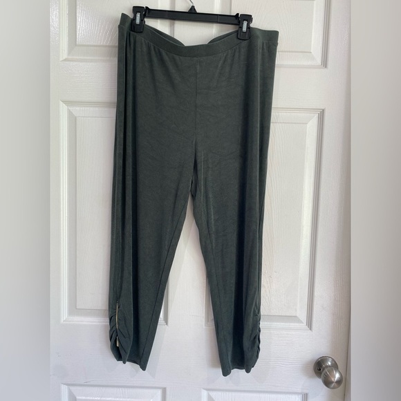 Chico's Pants - Chicos Travelers Pull On Ankle Zip Crop Pants Size Large Elastic Waist Comfort